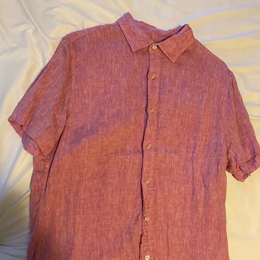 Men’s banana republic linen shirt.